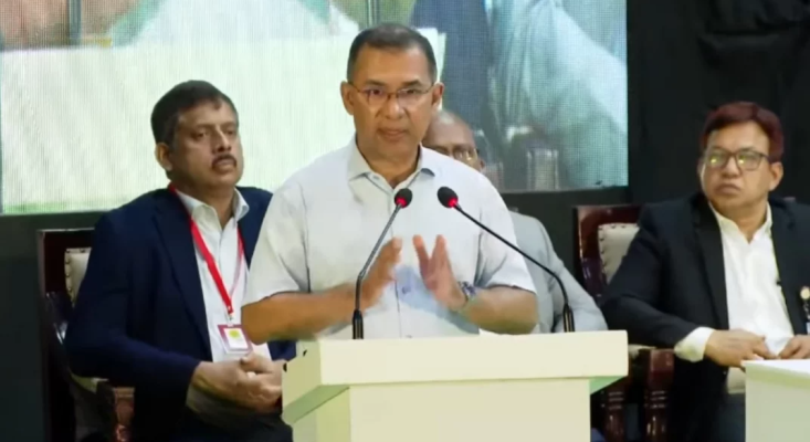 ১ লাখ স্বাস্থ্যকর্মী ও ২৫ হাজার ধাত্রী নিয়োগ করা হবে: প্রধানমন্ত্রী